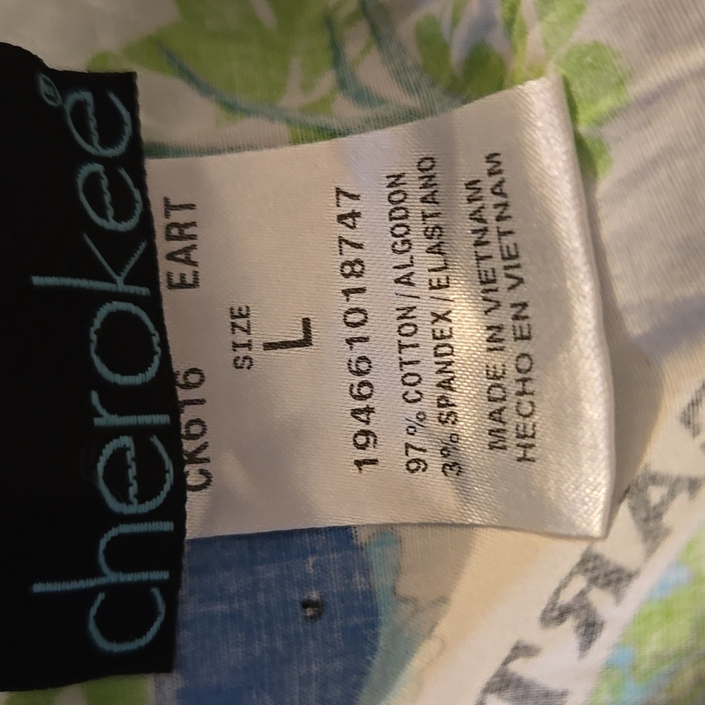 Save The Planet Animal Scrub Top Large - Picture 5 of 5